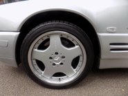 Mercedes-Benz SL Series SL320 23