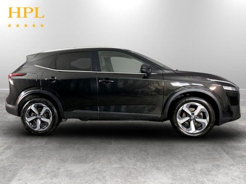 Nissan Qashqai 1.3 DIG-T MHEV N-Connecta SUV 5dr Petrol Hybrid Manual Euro 6 (s/s) (140 ps 8