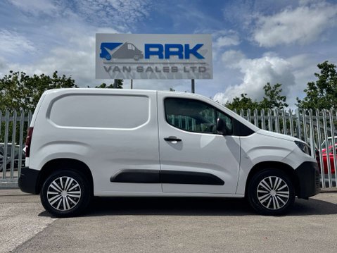 Peugeot Partner 1.5 BlueHDi 1000 Professional Premium + Standard Panel Van 5dr Diesel Manua 2