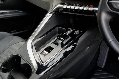 Peugeot 3008 BLUEHDI S/S ALLURE PREMIUM PLUS 32