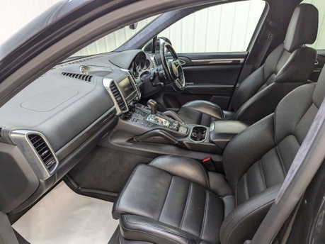 Porsche Cayenne 4.8 Cayenne V8 T Tiptronic S 4WD 5dr 49