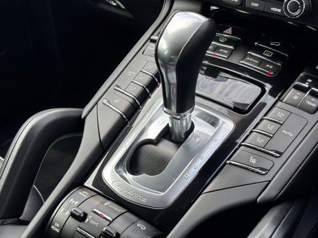 Porsche Cayenne 3.0 TD V6 Platinum Edition SUV 5dr Diesel TiptronicS 4WD Euro 6 (s/s) (262 34