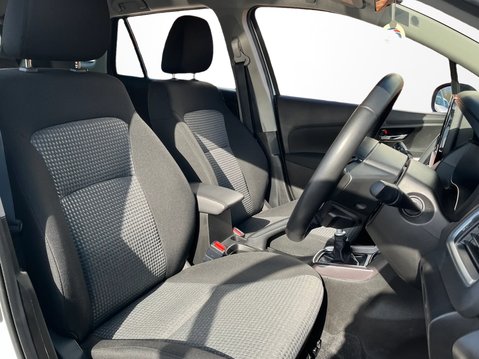 Suzuki S-Cross 1.4 Boosterjet 48V Hybrid Motion 5dr 14