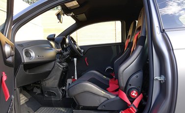 Abarth 695 Biposto 13