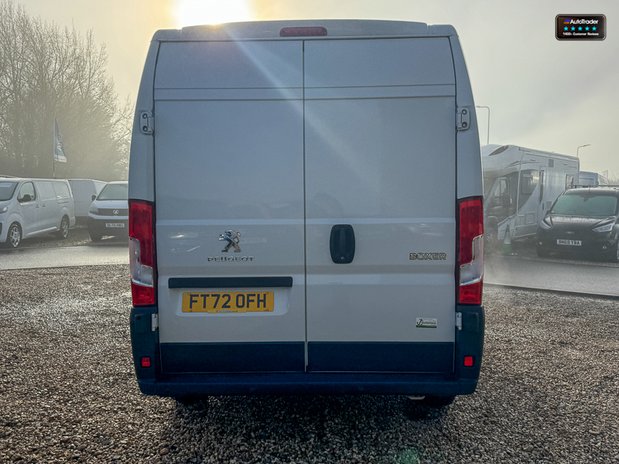 Peugeot Boxer LWB L3H2 [SOLD CM] Medium Roof Professional Premium Plus 335 Air Con Nav Se 7