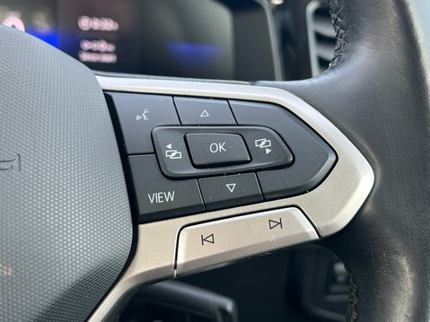 Volkswagen Polo LIFE TSI DSG 32