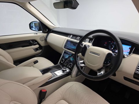 Land Rover Range Rover 4.4 Range Rover Vogue SE SDV8 Auto 4WD 5dr 8