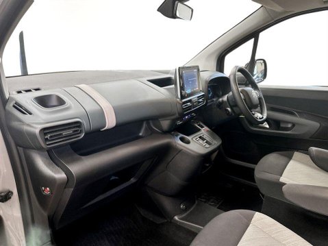 Citroen Berlingo 50kWh Flair XTR M MPV 5dr Electric Auto (7.4kW Charger) (136 ps) Sat Nav 15