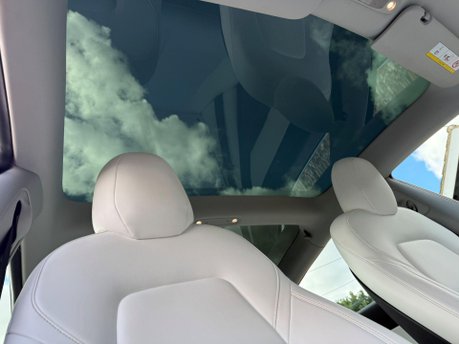 Tesla Model 3 Standard Range Plus Auto RWD 4dr 3
