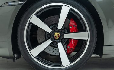 Porsche 911 Carrera S (992) 26