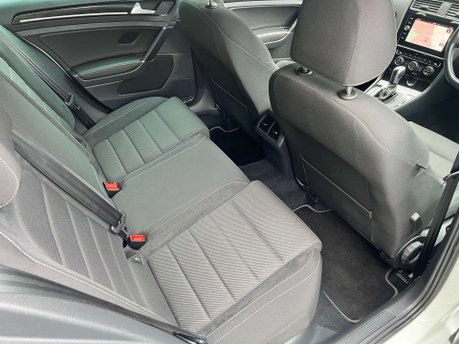 Volkswagen Golf 2.0 Golf R TSi 4Motion Semi-Auto 4WD 5dr 38