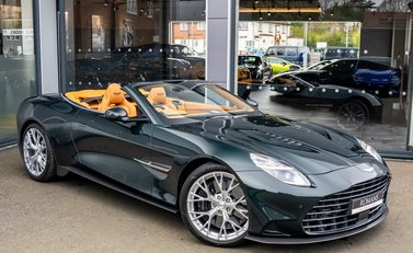 Aston Martin Vanquish Volante 2