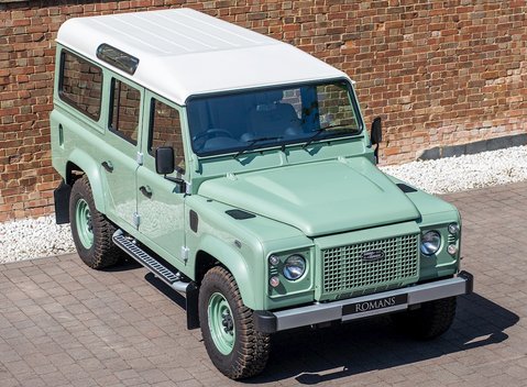 Land Rover Defender 110 Heritage Station Wagon 8