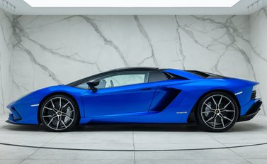 Lamborghini Aventador S LP 740-4 ROADSTER 7