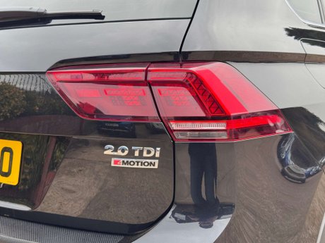 Volkswagen Tiguan 2.0 Tiguan R-Line TDI BlueMotion Technology 4Motion Semi-Auto 4WD 5dr 16