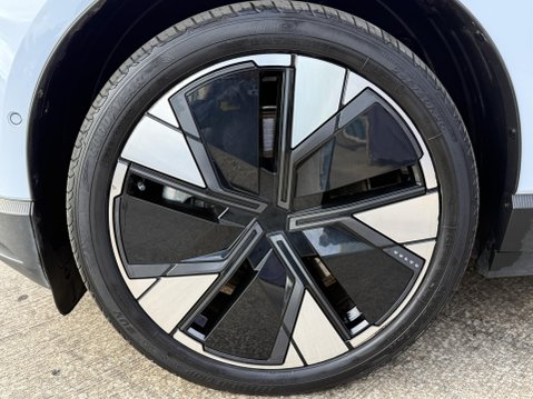 Volvo Ex30 Twin Performance 69kWh Ultra SUV 5dr Electric Auto AWD (428 ps) 17