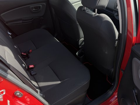 Toyota Yaris 1.5 Hybrid Design 5dr CVT [Nav] 34