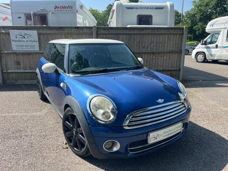 Mini Hatch COOPER D 1.6 3dr 11