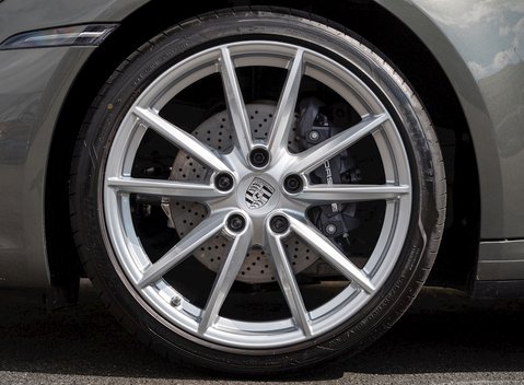 Porsche 911 Carrera (992) 10