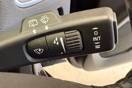 Volvo V40 1.6 T4 SE Lux Nav Hatchback 5dr Petrol Powershift Euro 5 (s/s) (180 ps) 46