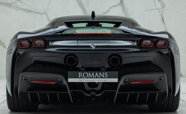 Ferrari SF90 Stradale 8