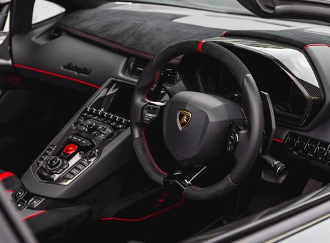 Lamborghini Aventador SV LP 750-4 Roadster 7