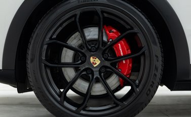 Porsche Cayenne GTS 21