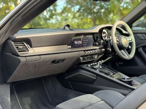 Porsche 911 3.0 911 Targa 4 GTS Semi-Auto 4WD 2dr 46