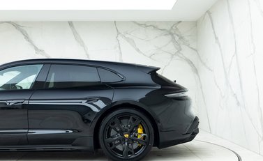 Porsche Taycan Turbo S Cross Turismo 32