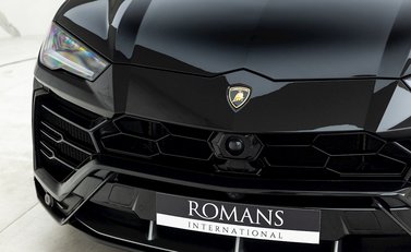 Lamborghini Urus 24