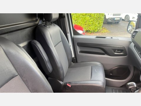 Vauxhall Vivaro 2.0 Turbo D 3100 Edition L2 H1 Euro 6 (s/s) 5dr 22