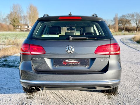Volkswagen Passat 2.0 TDI BlueMotion Tech Executive Euro 5 (s/s) 5dr 9