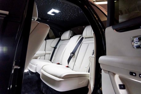 Rolls-Royce Ghost V12. FULL PPF. STARLIGHT. H, C & M SEATS. REAR ENTERTAINMENT. HUD. 35