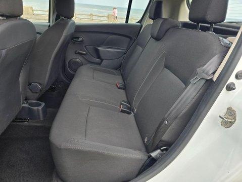 Dacia Sandero 1.0 SCe Essential Euro 6 5dr 21