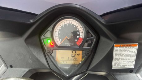 Suzuki SV650 SV650 2003 31K LONG MOT PERFECT A2 BIKE VTWIN SERVICED 650CC 54