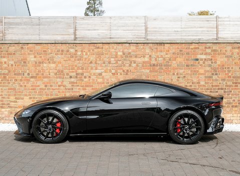 Aston Martin V8 Vantage 2