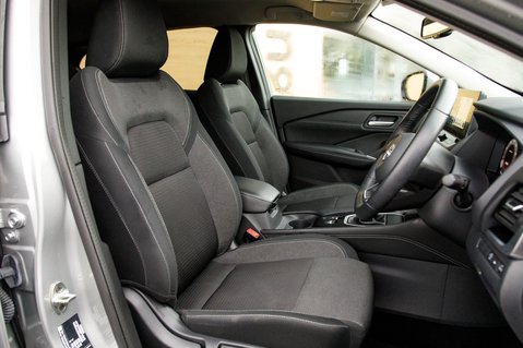 Nissan Qashqai DIG-T N-CONNECTA MHEV 29