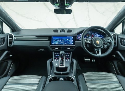 Porsche Cayenne TURBO S E-Hybrid Coupe 18