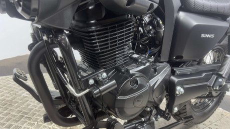Sinnis Hoodlum 125 2019 ONLY 200 MILES NEW MOT SERVICED 125CC CRUISER BIKE 41