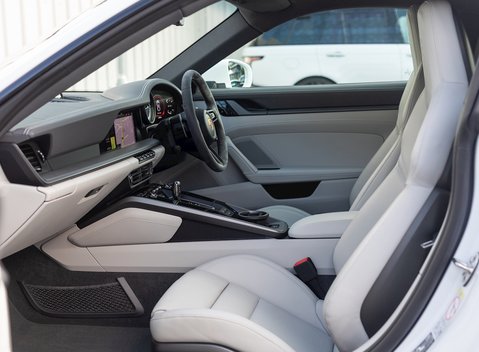 Porsche 911 (992) Carrera 4S 16