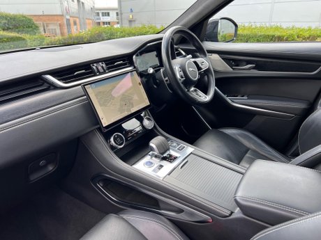 Jaguar F-Pace 2.0 D200 MHEV R-Dynamic HSE Auto AWD Euro 6 (s/s) 5dr 31