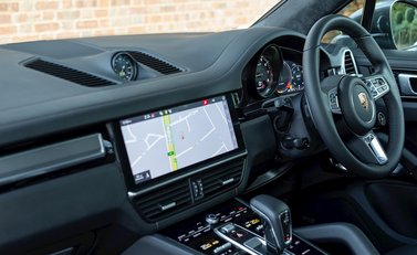 Porsche Cayenne Turbo S E-Hybrid 17