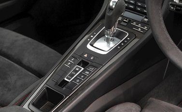 Porsche 911 Carrera 4 GTS (991.2) 21