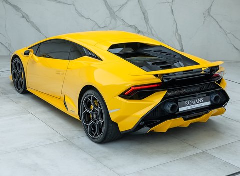 Lamborghini Huracan Tecnica 9