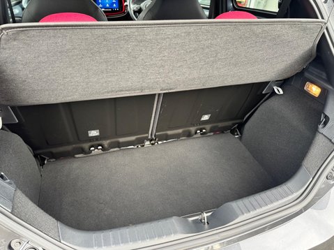 Toyota Aygo X VVT-I UNDERCOVER 27