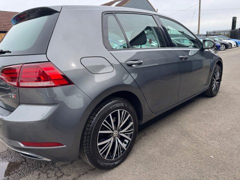 Volkswagen Golf SE NAVIGATION TSI BLUEMOTION TECHNOLOGY DSG 7