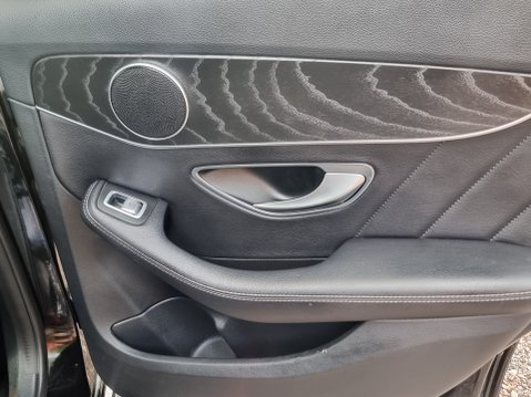 Mercedes-Benz C Class C300h AMG Line Premium 5dr Auto 21