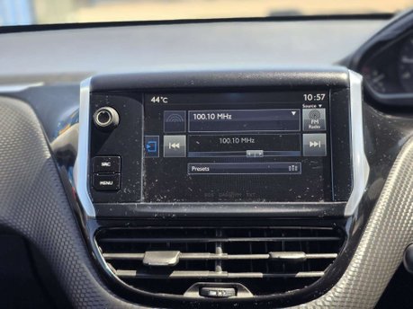 Peugeot 208 1.2 PureTech Allure Hatchback 5dr Petrol EAT Euro 6 (s/s) (110 ps) 25