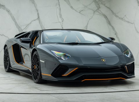 Lamborghini Aventador S LP 740-4 ROADSTER 12