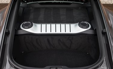 Porsche Cayman GT4 28